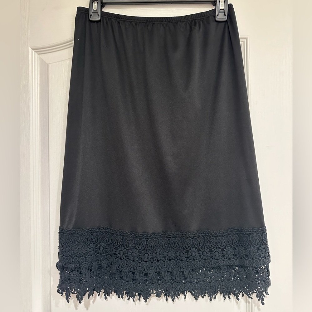 Skirt extender